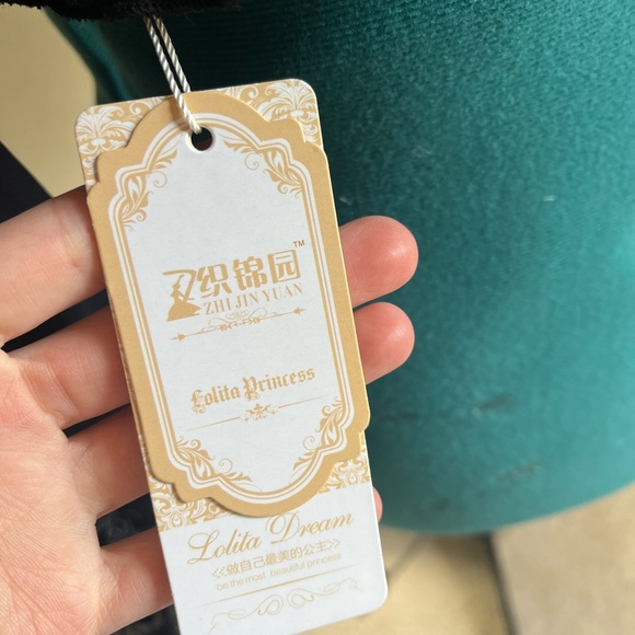 Black Chiffon Cropped Blouse - Picture 7 of 7